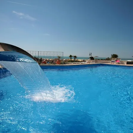 Otel Tritone 3*