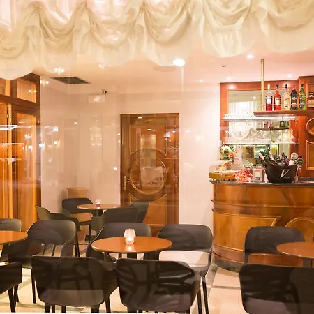 Otel Tritone